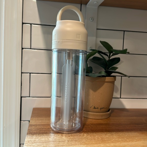 Nespresso Other - Nespresso nomad Tumbler 18oz (large)